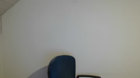 Snapshot of onanister chatting on 04-29-26, 08:04 Somewhere over the rainbow online show from 04-29-26, 08:04