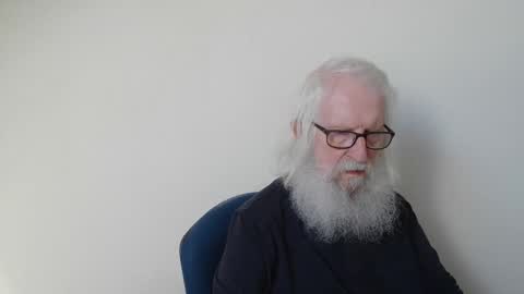 Snapshot of onanister chatting on 05-08-26, 07:25 Somewhere over the rainbow online show from 05-08-26, 07:25