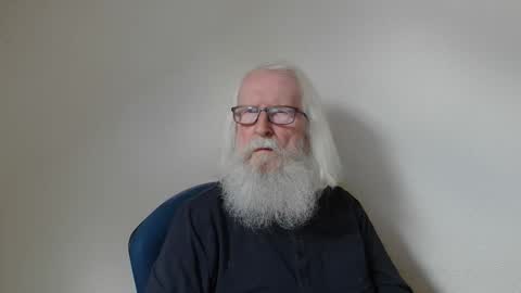 Snapshot of onanister chatting on 05-12-26, 02:25 Somewhere over the rainbow online show from 05-12-26, 02:25