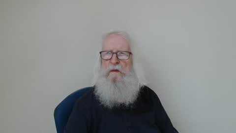 Snapshot of onanister chatting on 05-18-26, 06:41 Somewhere over the rainbow online show from 05-18-26, 06:41