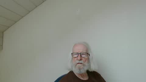 Snapshot of onanister chatting on 06-09-26, 06:58 Somewhere over the rainbow online show from 06-09-26, 06:58