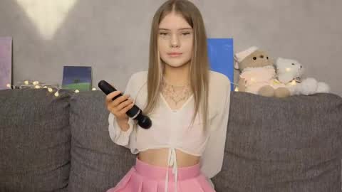 Snapshot of one_more_touch chatting on 06-04-26, 01:39 Eva online show from 06-04-26, 01:39