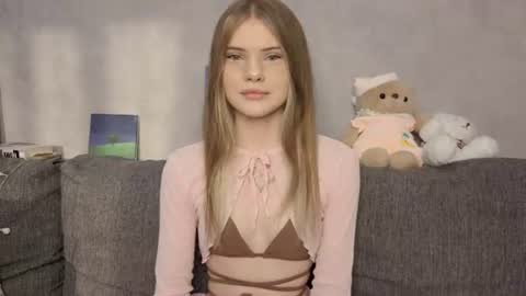 Snapshot of one_more_touch chatting on 06-25-26, 01:37 Eva online show from 06-25-26, 01:37