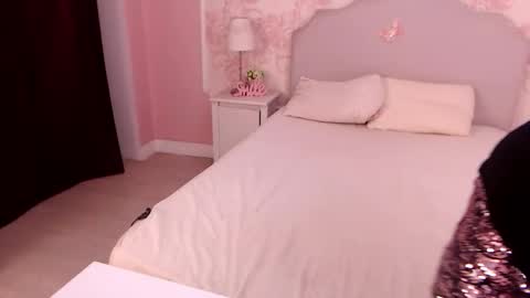 Snapshot of oneblondenicole chatting on 10-03-25, 04:42 Nicole online show from 10-03-25, 04:42