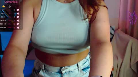 Snapshot of onehotbigass chatting on 10-15-25, 06:52 ONLINE online show from 10-15-25, 06:52