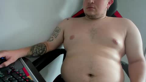 Snapshot of onewhiteboichub chatting on 05-25-26, 05:19 Andres INDEPENDENT MODEL online show from 05-25-26, 05:19