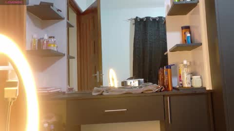 Snapshot of online_bestie chatting on 12-14-25, 07:25 Bestie online show from 12-14-25, 07:25