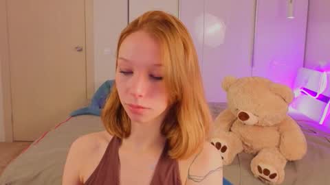 Snapshot of onlylily chatting on 11-07-25, 11:43 Lily online show from 11-07-25, 11:43