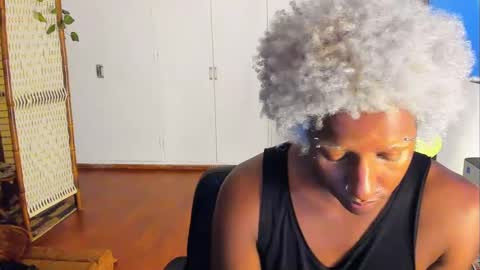 Snapshot of onyxart chatting on 01-08-25, 12:15 onyxart online show from 01-08-25, 12:15