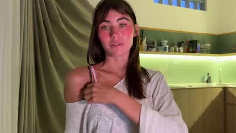 Snapshot of oofbabe__ chatting on 06-29-26, 10:10 Helen online show from 06-29-26, 10:10