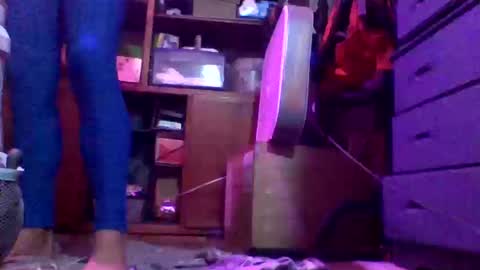 Snapshot of oohhdylandmt chatting on 10-11-25, 09:19 Dmtbabe69 online show from 10-11-25, 09:19