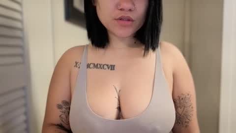 Miss Girly online show from 05-12-26, 11:02