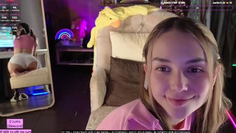 Snapshot of oooops__ chatting on 12-11-24, 07:14 Eva online show from 12-11-24, 07:14