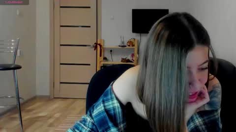 Snapshot of oops_britney chatting on 02-20-26, 04:29 Britney online show from 02-20-26, 04:29