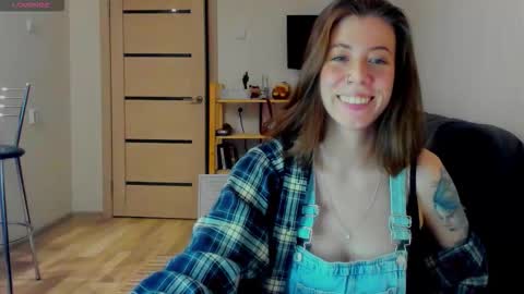 Snapshot of oops_britney chatting on 03-03-26, 01:50 Britney online show from 03-03-26, 01:50