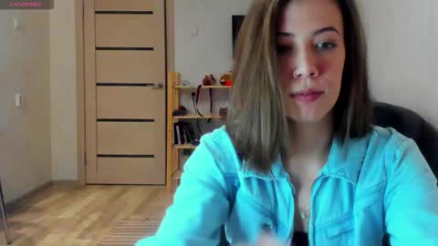 Snapshot of oops_britney chatting on 03-07-26, 01:19 Britney online show from 03-07-26, 01:19