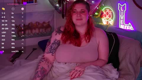 Snapshot of opalreigning chatting on 02-25-26, 10:03 Opal online show from 02-25-26, 10:03