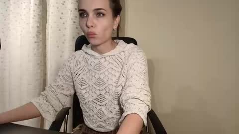 Snapshot of ophelia_blue chatting on 10-24-25, 03:52 ophelia blue online show from 10-24-25, 03:52