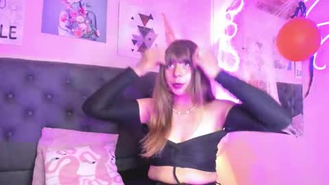 ophelune online show from 10-20-25, 12:16