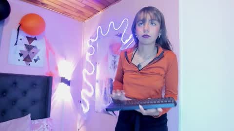 ophelune online show from 10-25-25, 01:07