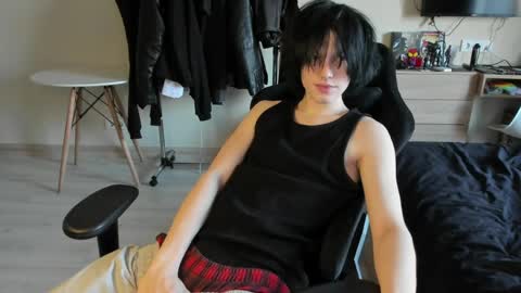 Snapshot of opiunarium chatting on 04-05-26, 04:26 Bella and John online show from 04-05-26, 04:26