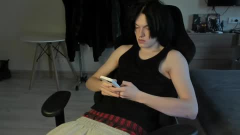Snapshot of opiunarium chatting on 04-28-26, 04:45 Bella and John online show from 04-28-26, 04:45
