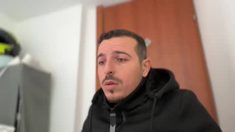 Snapshot of or690 chatting on 12-15-25, 08:40 or online show from 12-15-25, 08:40