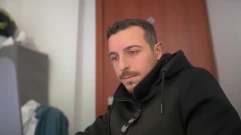 Snapshot of or690 chatting on 12-16-25, 10:20 or online show from 12-16-25, 10:20