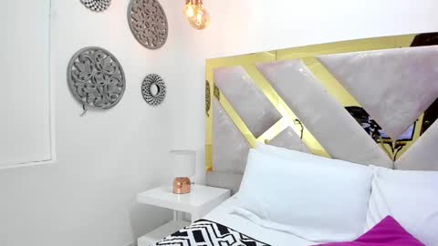 Miss Guzman  online show from 02-02-25, 03:39