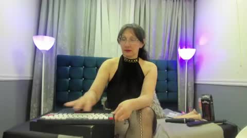 Oriana  online show from 06-18-26, 12:22
