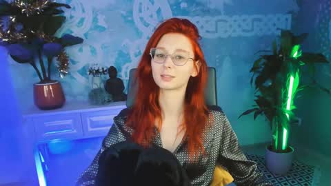 Orianna -  Hi Im into geek culture cosplay crafting LARP games. Shall we play DnD online show from 01-11-25, 01:43