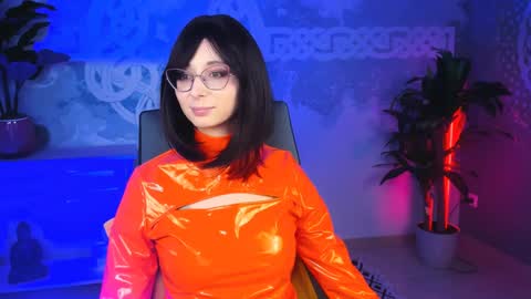Orianna -  Hi Im into geek culture cosplay crafting LARP games. Shall we play DnD online show from 02-02-25, 07:14
