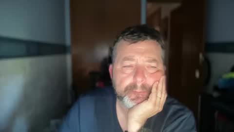 Snapshot of oscarbcncat chatting on 05-20-26, 03:51 oscarbcncat online show from 05-20-26, 03:51