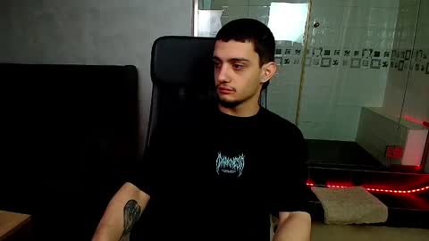 OscarGriffin online show from 02-23-25, 05:45