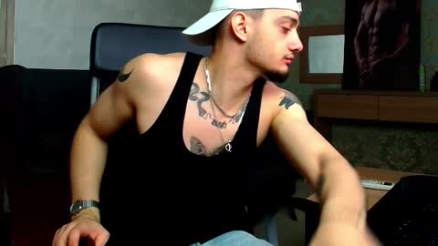 OscarGriffin online show from 03-10-25, 02:17