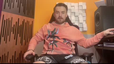 Snapshot of oscarsavage chatting on 02-02-25, 06:31 Oscar Steel Savage online show from 02-02-25, 06:31