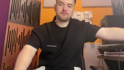 Snapshot of oscarsavage chatting on 02-06-25, 10:15 Oscar Steel Savage online show from 02-06-25, 10:15