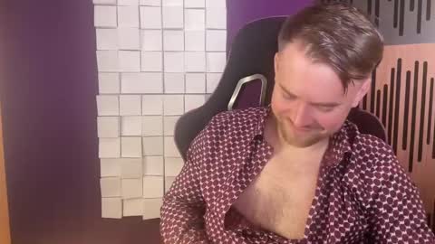 Snapshot of oscarsavage chatting on 02-07-25, 11:24 Oscar Steel Savage online show from 02-07-25, 11:24