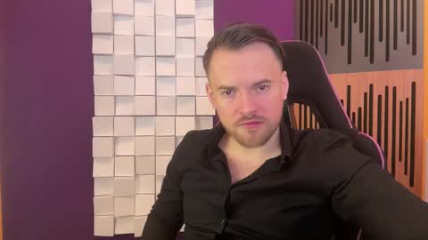Snapshot of oscarsavage chatting on 02-12-25, 05:48 Oscar Steel Savage online show from 02-12-25, 05:48