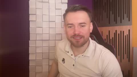 Snapshot of oscarsavage chatting on 02-15-25, 05:17 Oscar Steel Savage online show from 02-15-25, 05:17