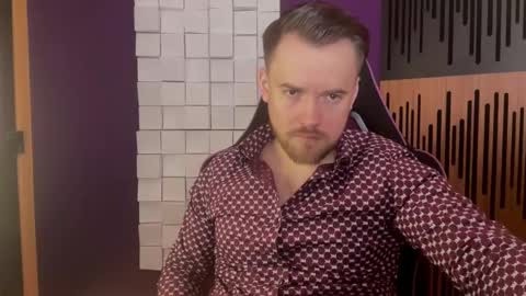 Snapshot of oscarsavage chatting on 02-20-25, 06:35 Oscar Steel Savage online show from 02-20-25, 06:35
