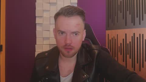 Snapshot of oscarsavage chatting on 03-09-25, 09:36 Oscar Steel Savage online show from 03-09-25, 09:36