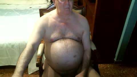 Snapshot of oscarw chatting on 06-26-26, 03:49 Oscar online show from 06-26-26, 03:49