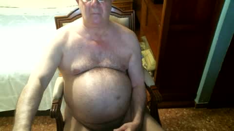 Snapshot of oscarw chatting on 06-29-26, 03:12 Oscar online show from 06-29-26, 03:12