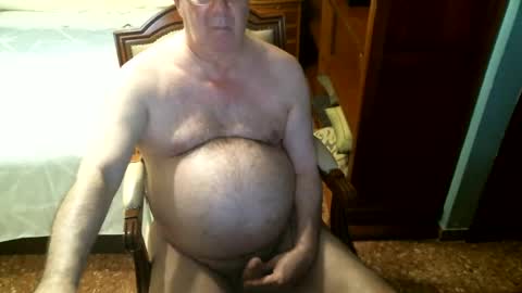 Snapshot of oscarw chatting on 07-16-26, 04:46 Oscar online show from 07-16-26, 04:46