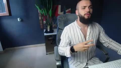 OscarWills online show from 06-18-26, 04:46