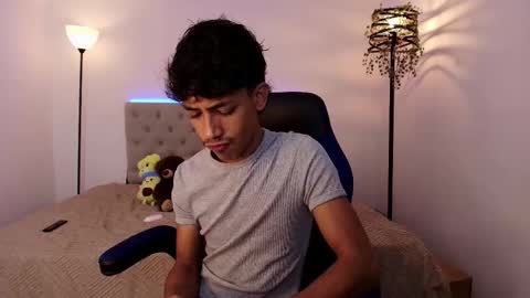 ostin 18hot online show from 10-11-25, 10:52