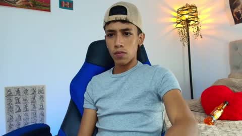 ostin 18hot online show from 11-30-25, 01:53