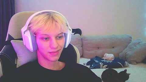 Ostin online show from 12-19-24, 03:41