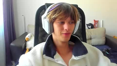 Ostin online show from 09-11-25, 02:44